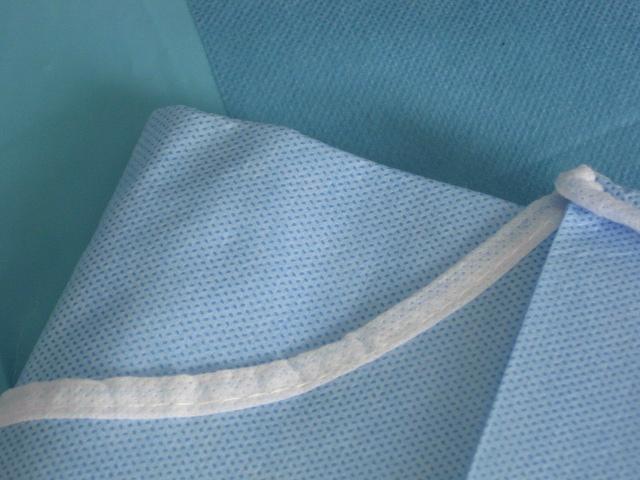 医療スタッフのための環境に優しく使い捨て可能な作動のガウン